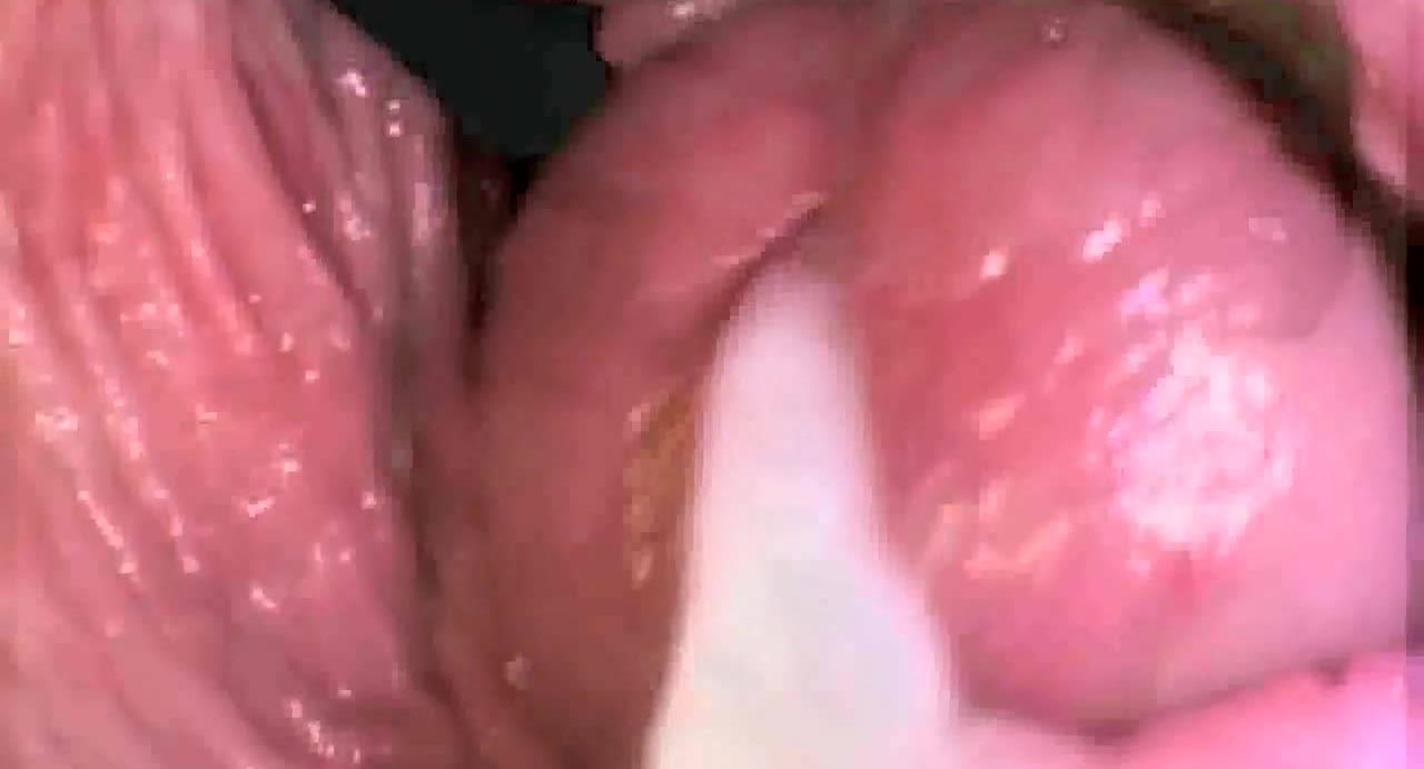 Муж с женой снимают в спальне крутую порнуху с окончанием в вагину 