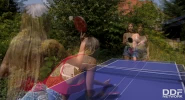 Игра в теннис оканчивается сексом двух милых лесбиянок на фоне бассейна