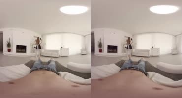 Виртуальное порно с необычайно красивой дом работницей