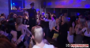 Секс бухая вечеринка в ночном клубе для женщин 