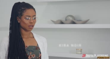 Негритянка занимается лесбийским сексом с подругами