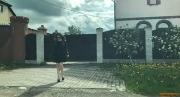 Русскую девку завезли на природу и изнасиловали 
