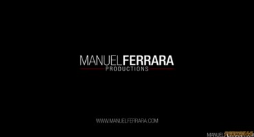 Мануэль Феррара затащил на кровать привлекательную соску
