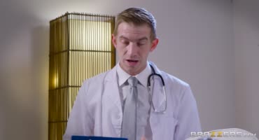 Медики пришли посмотреть на мастурбацию телочки 