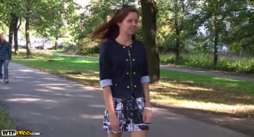 В русском парке снял привлекательную девушку